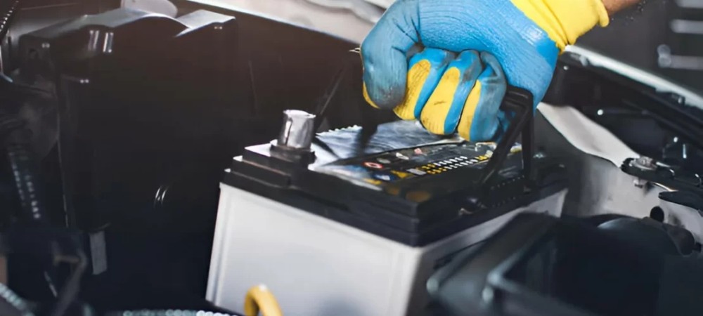 does a new car battery need to be programmed